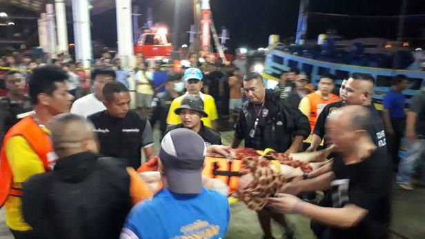 Schiffsunglück vor Phuket in Thailand: Dutzende Vermisste