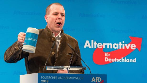 Vilimsky: "Nicht Junckers Bier welcher Fraktion FPÖ angehört"