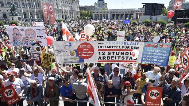 Die Großdemonstration der Gewerkschaft am Wiener Heldenplatz hat der SPÖ Auftrieb gegeben