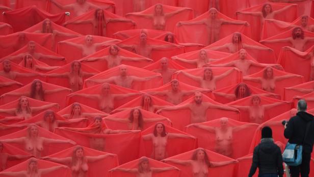 Mit seinen &quot;Nudescapes&quot; (Körperlandschaften im öffentlichen Raum) ist Spencer Tunick eine feste Größe in der Kunstszene.