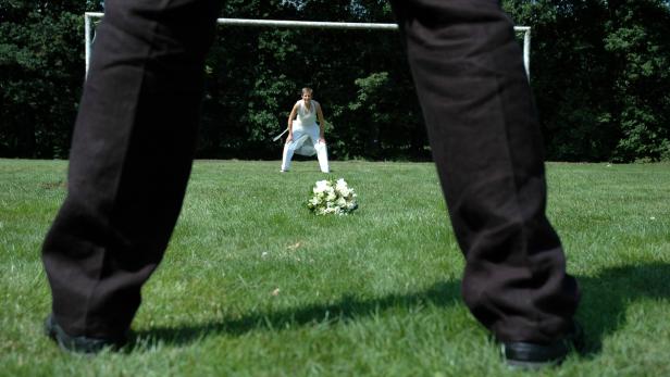 Heiraten während der Fußballweltmeisterschaft kann zum Verhängnis werden.