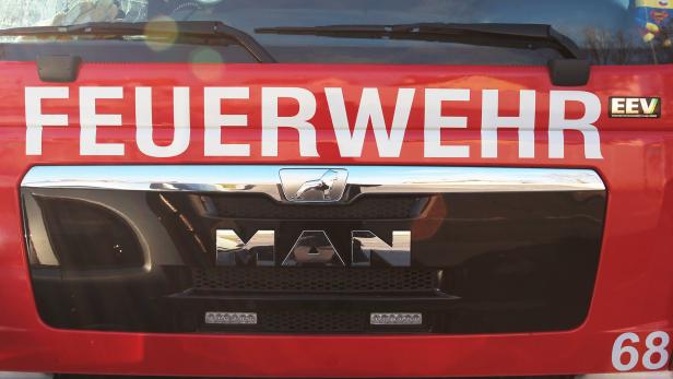 Wohnungsbrand in Salzburg: Rund zehn Personen leicht verletzt