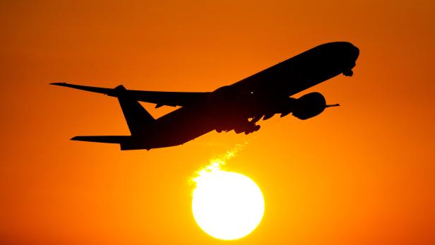 Druckabfall im Ferienflieger: 33 Passagiere in Klinik