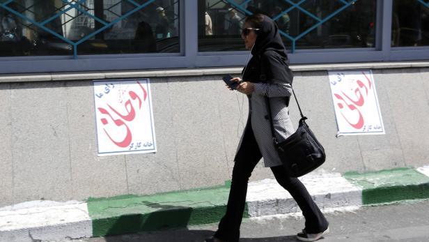 Im Iran soll der Verkauf von „offenen Mänteln“ bestraft werden