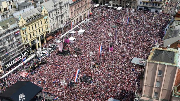 Tausende Fans erwarteten die kroatischen WM-Stars in Zagreb.
