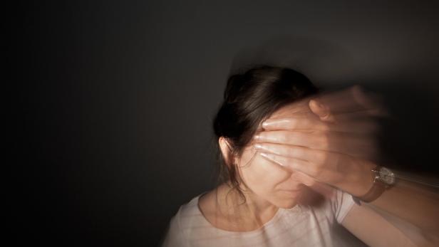Kopfschmerzen: Mehr Frauen mit Migräne