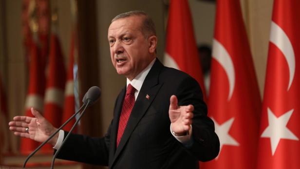 Erdoğan auch ohne Sondervollmacht fast allmächtig