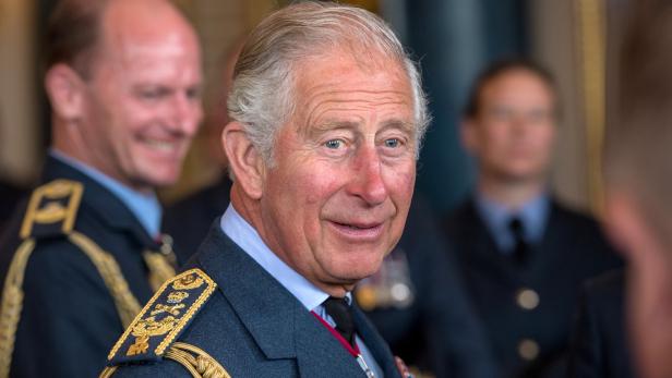 Prinz Charles verteidigt Freundschaft mit pädophilem Bischof