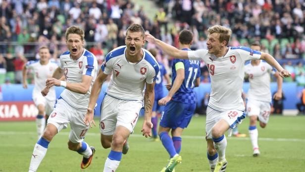 Tomas Necid verwandelte kurz vor Schluss den Elfmeter zum 2:2.