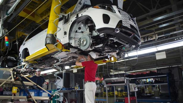 Die Drohung mit Einfuhrzöllen schwebt über der Branche: In Vance im Bundesstaat Alabama produziert Mercedes SUV der GLS-Klasse