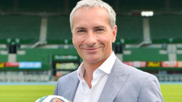 Stets am Ball: Seit 1998 ist Rainer Pariasek bei jeder WM und EM für den ORF im Einsatz.