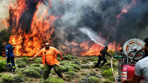 Feuer bedrohen Orte nahe Athen, aber nicht nur dort.