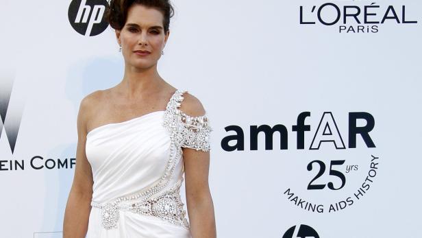 REUTERSActress Brooke Shields arrives for amfARs Cinema Against AIDS 2011 event in Antibes during the 64th Cannes Film Festival May 19, 2011. Picture taken May 19, 2011. REUTERS/Yves Herman (FRANCE - Tags: ENTERTAINMENT)