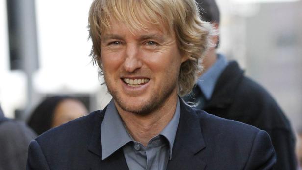 Der Schauspieler Owen Wilson lächelt in die Kamera.