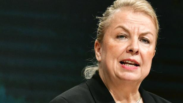 Sozialministerin Beate Hartinger-Klein: Leben mit 150 Euro ohne Wohnungskosten möglich
