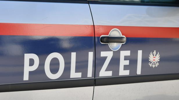 Flucht mit gestohlenem Pkw vor Polizeikontrolle in NÖ