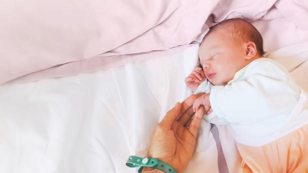 Spital sperrt Abteilung  für Neugeborene