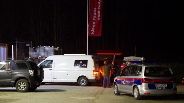 Ein Großaufgebot der Polizei stand stundenlang im Einsatz.