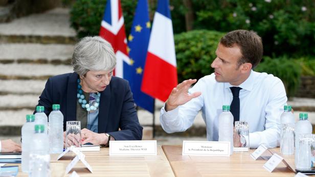 Macron und May sprechen am Mittelmeer über den Brexit