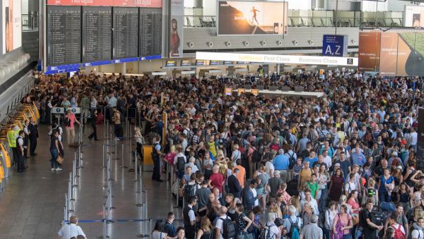 Flughafen Frankfurt wegen Polizeieinsatz geräumt