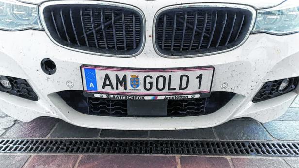 Wunschkennzeichen am Heck von Goldbergers Sponsorwagen wurde gestohlen