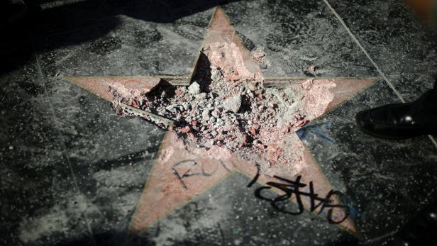 Der Hollywood-Stern von Trump wird immer wieder zerstört.