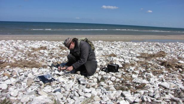 Die Forscher verglichen die Feuersteine mit Proben vor Ort.
