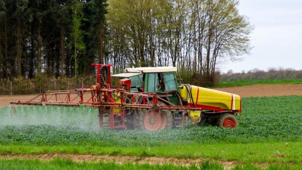 1,3 Milliarden Euro Umsatz mit gefälschten Produkten für Pflanzenschutz in der EU