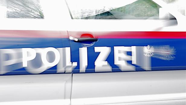Bezirk Lilienfeld: Polizist schlief nach Notruf ein