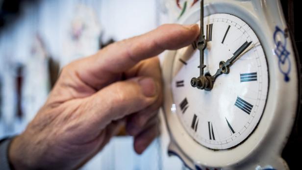 Debatte um Zeitumstellung: Wo die Uhren anders ticken