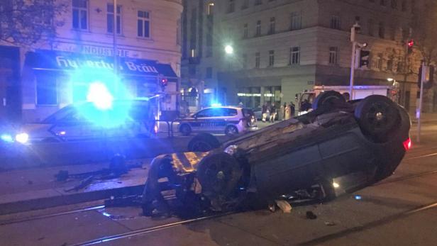 Wien-Margareten: Auto überschlug sich bei Zusammenstoß
