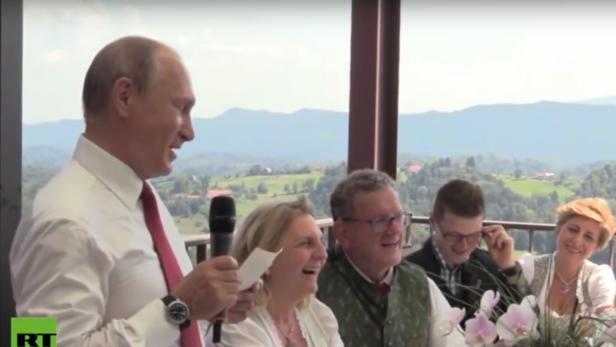 Kneissl-Trauung: Das sagte Putin der Ministerin in seiner Rede