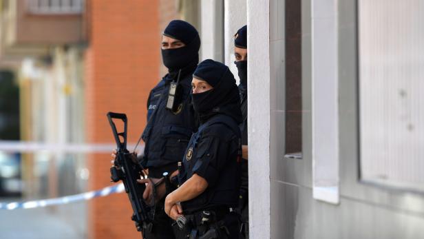 Spanien: Bewaffneter bei Angriff auf Polizeiwache getötet