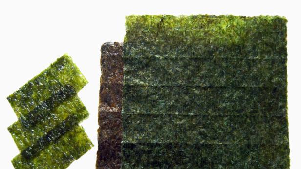 Die Nori-Algen werden bei Sushi verwendet