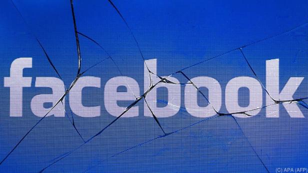 Britische Behörde verhängt hohe Geld-Strafe gegen „Facebook“