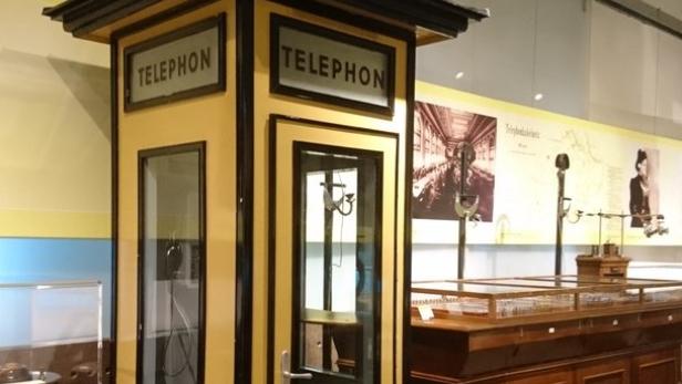 Telefonzelle um 1955 im Wiener Technischen Museum