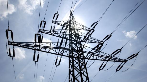 Wie Gewessler für bessere Stromnetze sorgen will