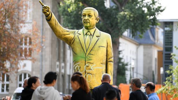 Goldene Erdogan-Statue sorgt für Aufsehen