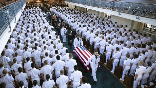 US-Senator McCain auf Marineakademie beigesetzt