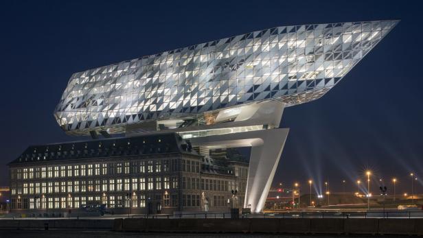 Lichtgestaltung beim neuen Hafenhaus in Antwerpen