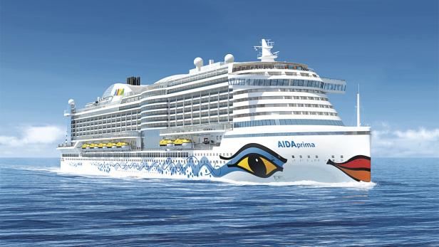 Das Kreuzfahrtschiff AIDAprima fährt auf dem offenen Meer.