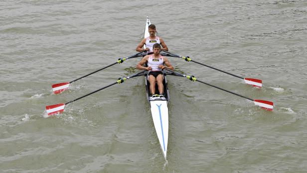 Julian Schöberl und Paul Sieber ruderten in ihrem Semifinal-Lauf auf Platz fünf.