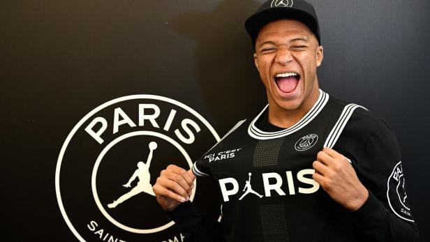 Mbappe gefallen die neuen Trikots.