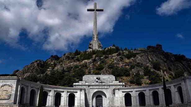 In Spanien wird die Leiche vom ehemaligen Diktator Franco ausgegraben