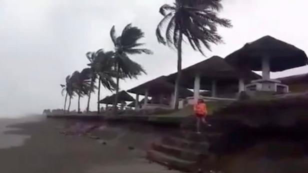 Philippinen: Taifun Mangkhut auf Kategorie vier hochgestuft