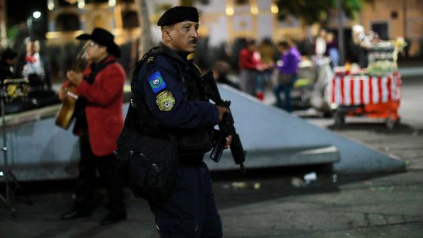Drei Menschen in Mexiko-Stadt auf beliebtem Platz erschossen