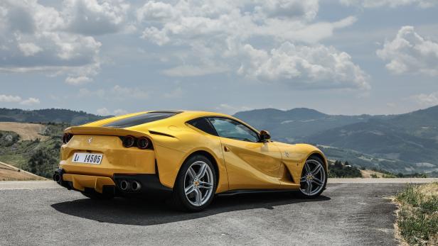 Ferrari: Modelloffensive und Hybridisierung
