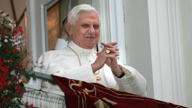 Benedikt XVI. verteidigt Rücktritt: "Wenn Sie einen besseren Weg wissen, so sagen Sie es mir"