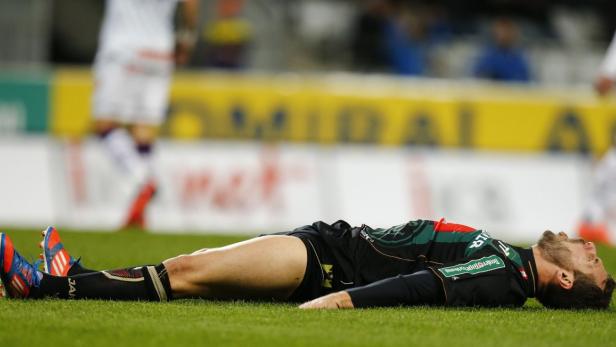 Wacker Tirol&#039;s Roman Wallner reacts after missing a goal during their Austrian league soccer match against Austria Wien in Innsbruck November 10, 2012. REUTERS/Dominic Ebenbichler (AUSTRIA - Tags: SPORT SOCCER)