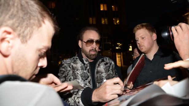 Fan-Rummel beim Besuch von Nicolas Cage in Wien